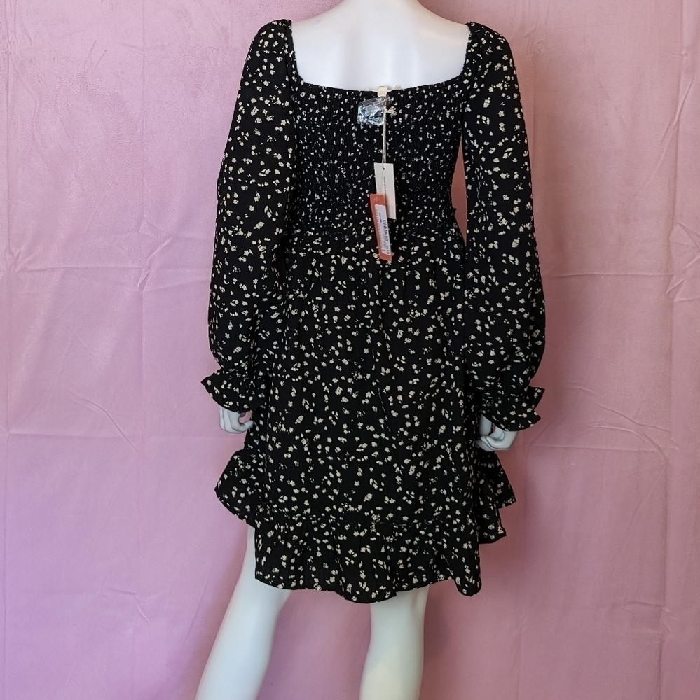 Vanilla Bay Floral Puff Sleeve Smocked Bodice Long Sleeve Mini Dress size Medium - Picture 4 of 7